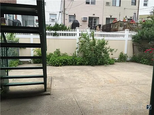 Rented by Triumph Property Group | media 11