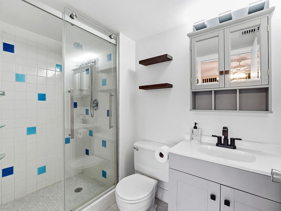 1st image of 1650 NW 80th Avenue Apt 204