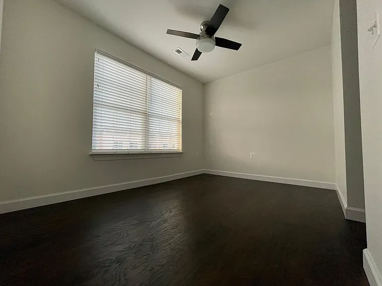 6425 Richmond Hwy #303 — Photo 5