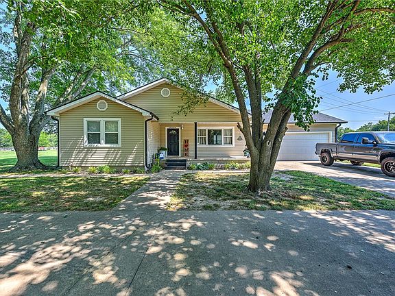 4th image of 1901 Little Flock Dr