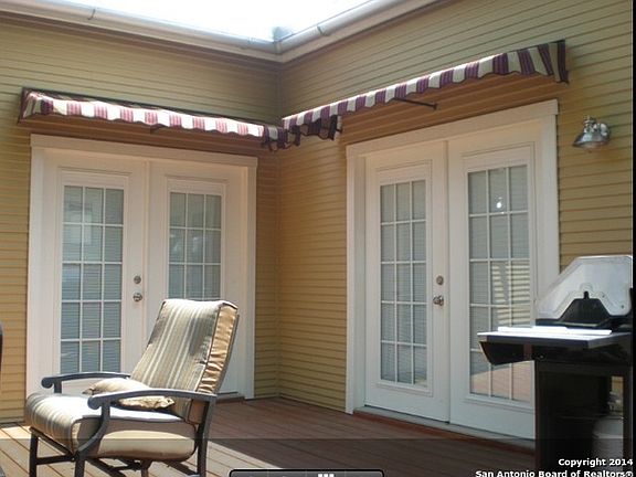 3rd image of 425 Devine St