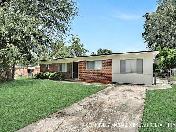 2nd image of 7725 Lake Park Dr