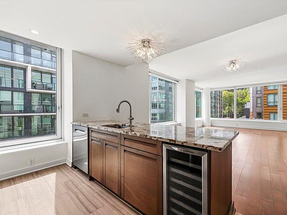 5th image of 1000 Avenue At Port Imperial APT 402