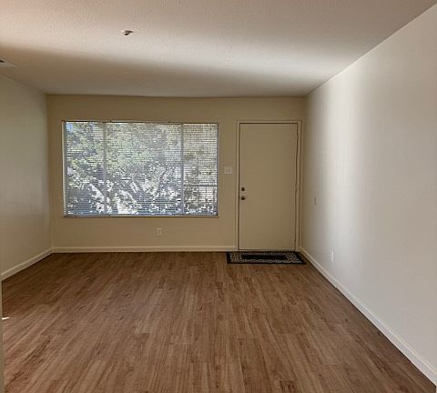 3rd image of 836 Santa Alicia Dr