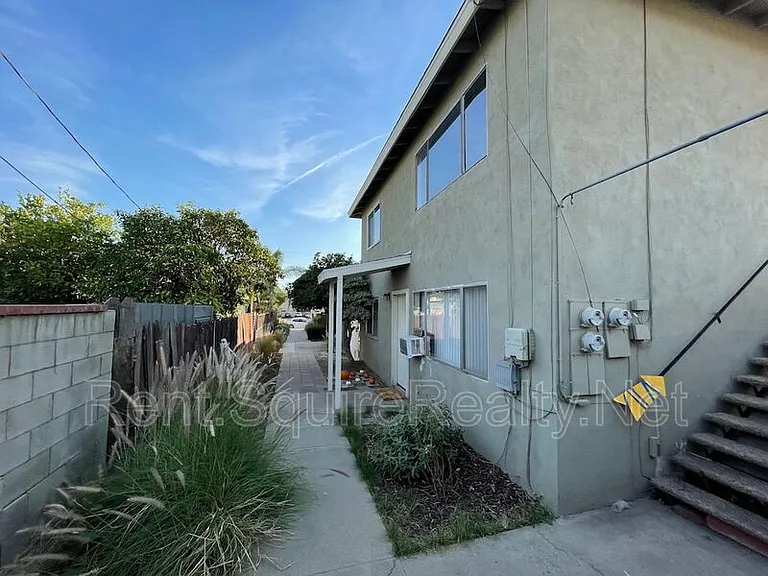 537.5 W Crescent Dr — Photo 1
