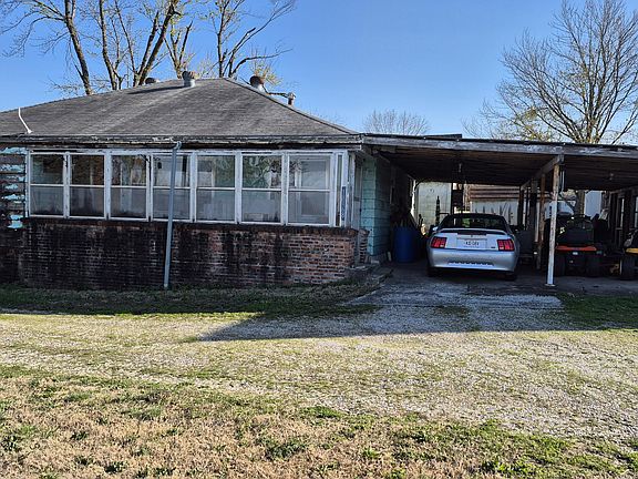 3rd image of 18136 Fir Rd