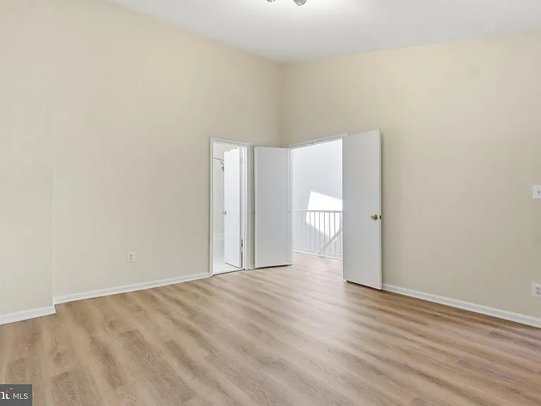 12214 Grassy Hill Ct — Photo 15