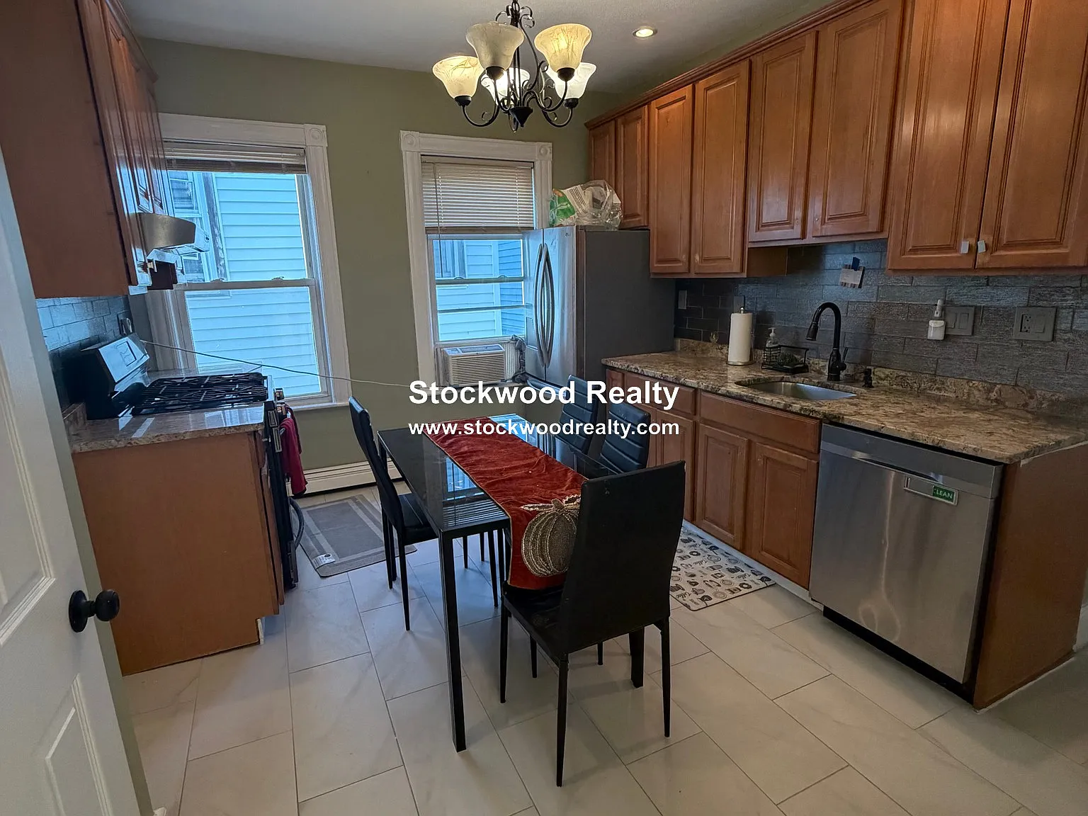 3 bed, 1.5 bath, $3,600 — Photo 4