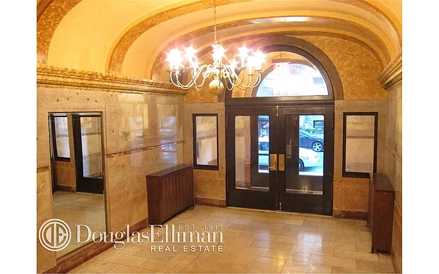 Rented by Douglas Elliman | media 19