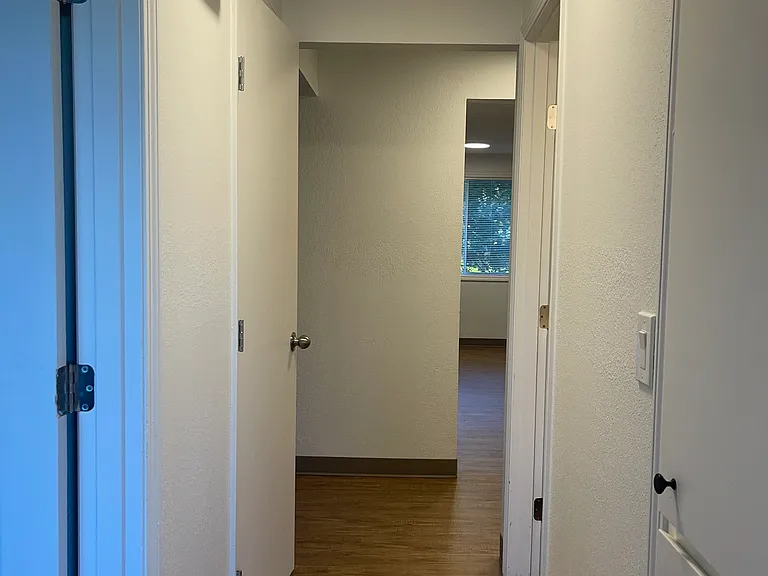 5319 River Rd N #5 — Photo 7