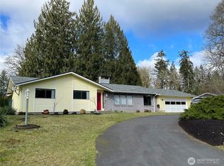 6021 Camelot Dr SW, Olympia, WA 98512