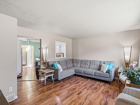 4th image of 6213 W 59th St