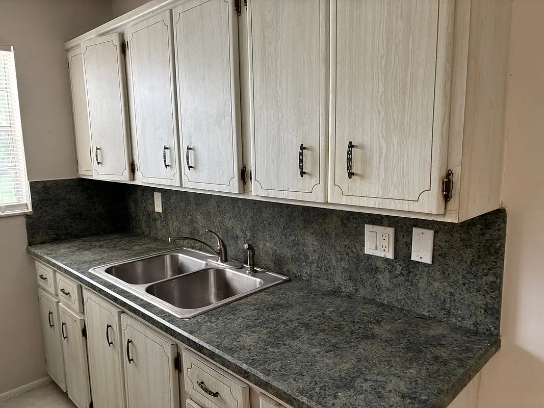 1 bed, 1.0 bath, 750 sqft, $1,600 — Photo 2