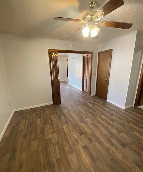 Timberlane Apartments — Photo 11