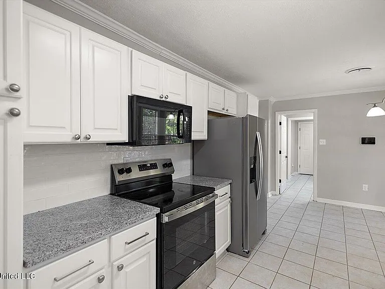 36 Pebble Hill Dr — Photo 3
