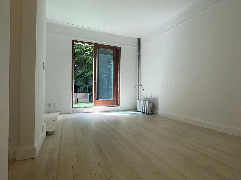 126 E 30th St #2D — Photo 11