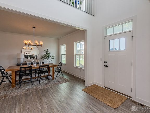 3rd image of 5020 Victoria Pl