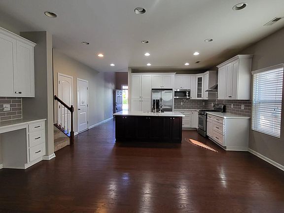 2nd image of 1050 Albany Park Dr