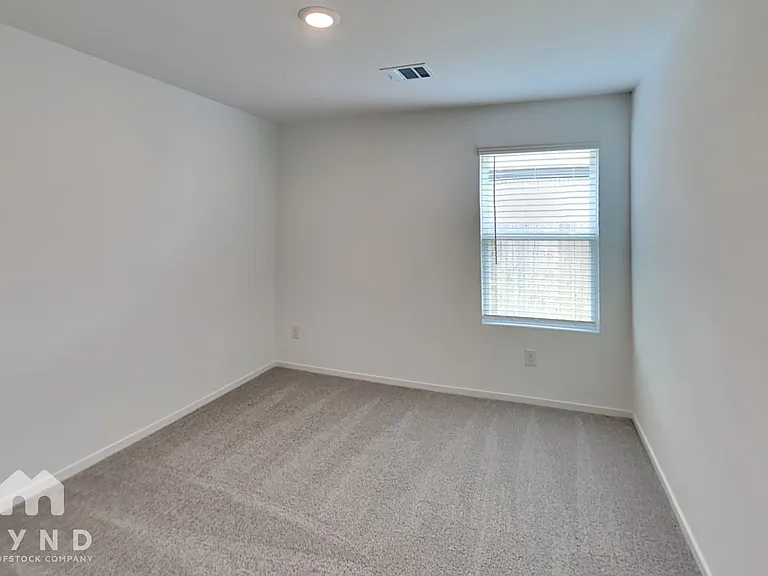 922 Lago Laceno Ln — Photo 10