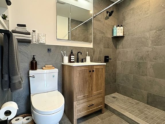 5th image of 1401 Bedford Ave #3A