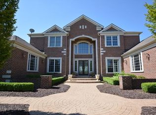 25879 Shoreline Dr, Novi, MI 48374