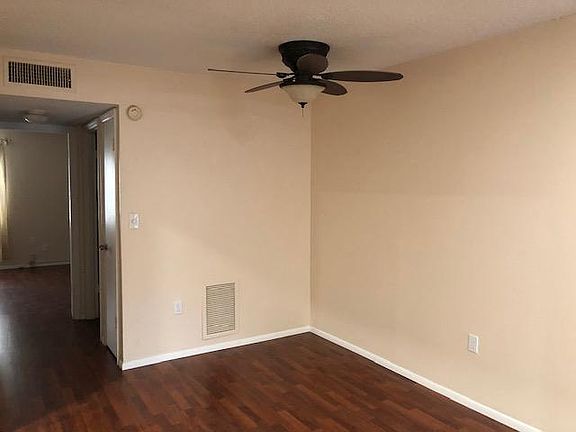 3rd image of 4325 Aegean Dr APT 212B
