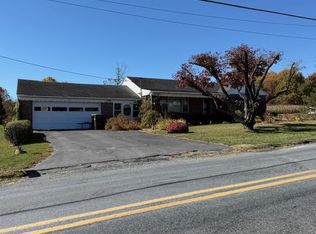 323 Long Lane Rd, Treichlers, PA 18086