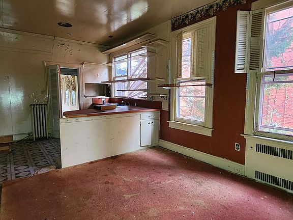 5th image of 120 Holbrook Ave