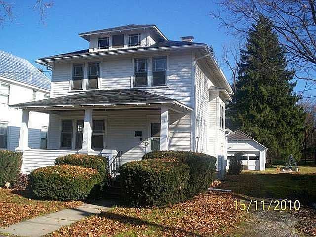 1st image of 31 Pleasant St