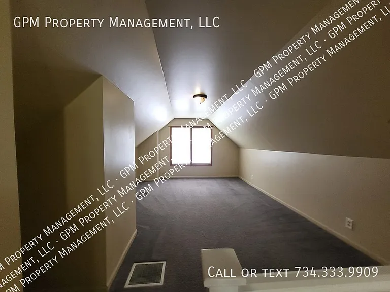 15806 Meyer Ave — Photo 11