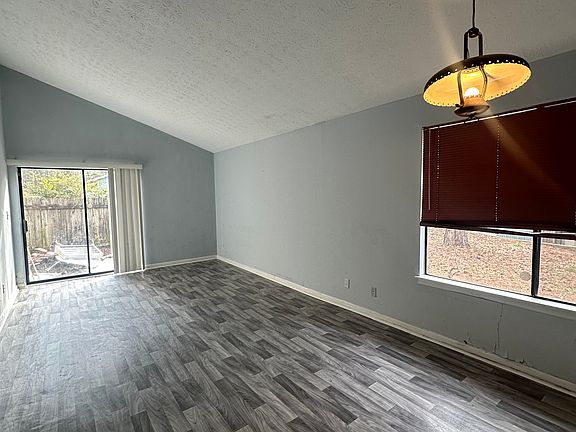 4th image of 8589 Parkside Dr