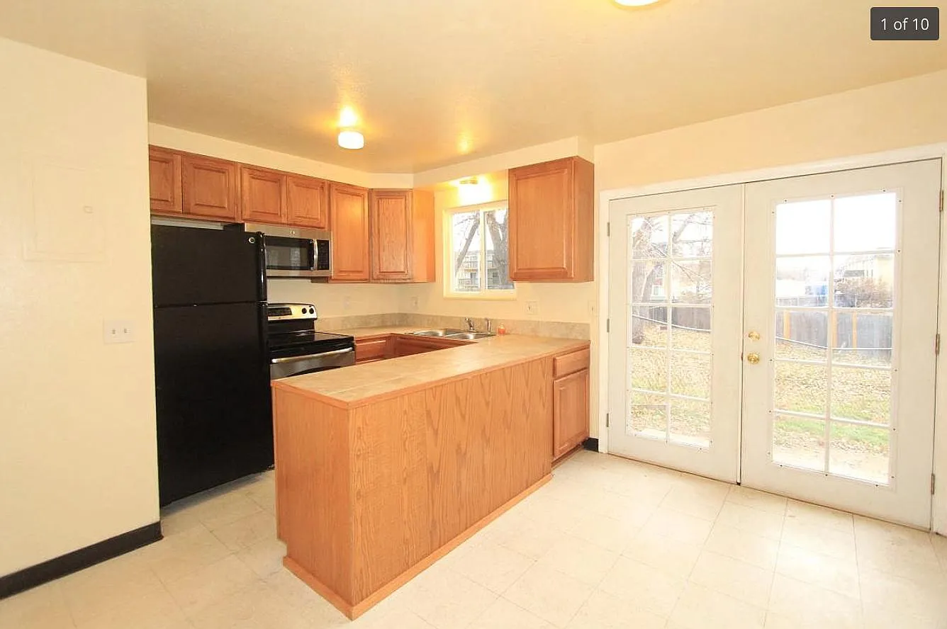 4 bed, 2.5 bath, 1600 sqft, $2,699 — Photo 1