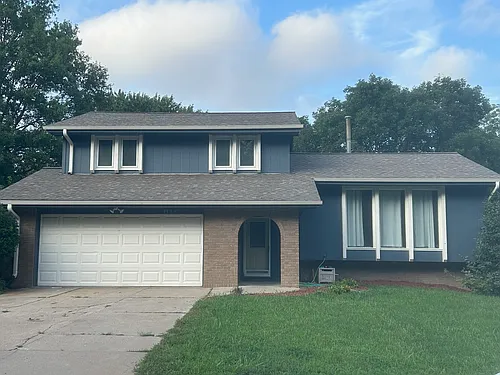 1529 Peterson Dr Photo 1