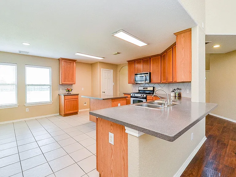 6419 Bennington Springs Dr — Photo 12