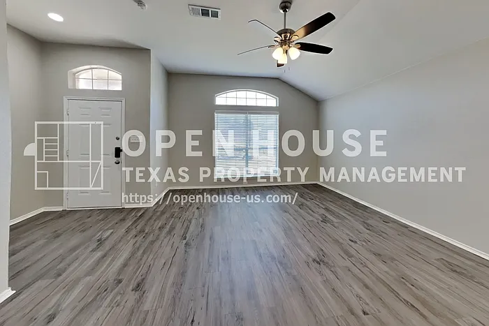 4458 Seven Pines Dr — Photo 3