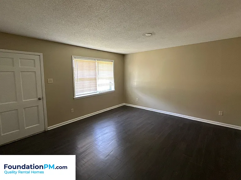 2574 Saint Elmo Ave — Photo 6