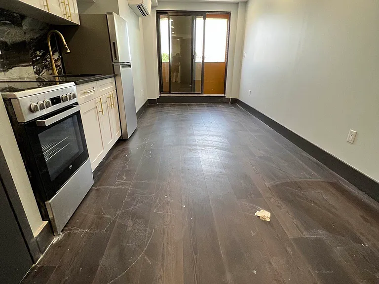 870 New York Ave #8 — Photo 3