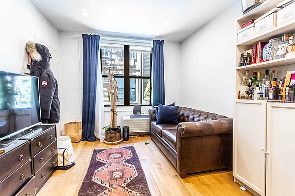 Rented by Compass | media 18