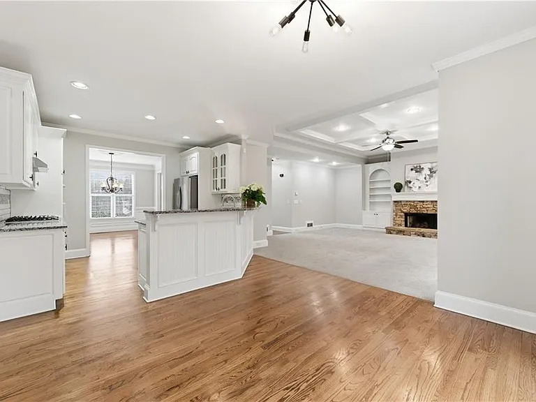 2570 Wood Creek Ct — Photo 18