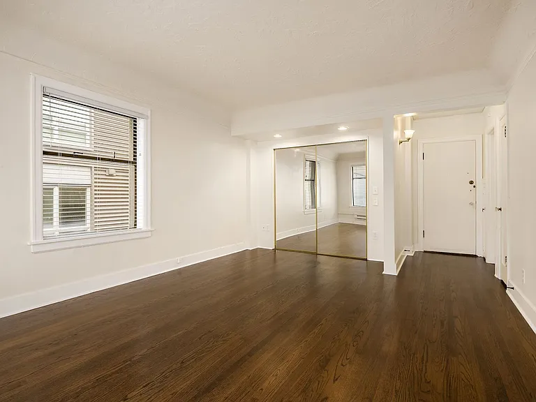 The Windermere Apartments — Photo 19