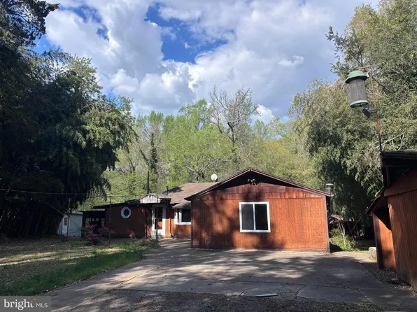 33 Paducah Rd, Mount Holly, NJ 08060