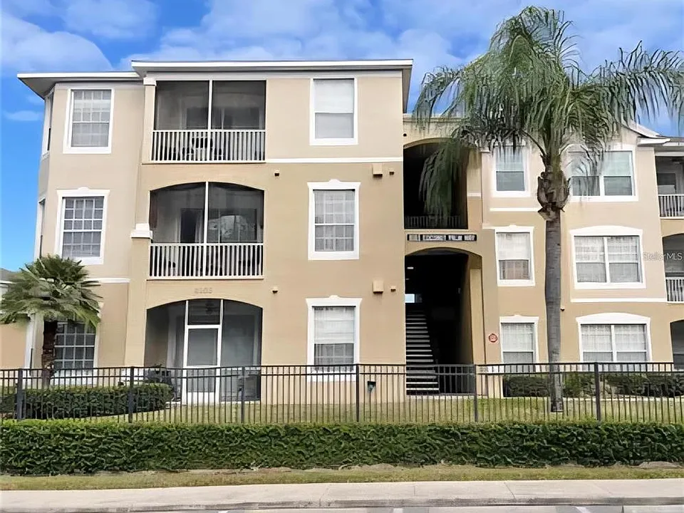 8103 Coconut Palm Way #203