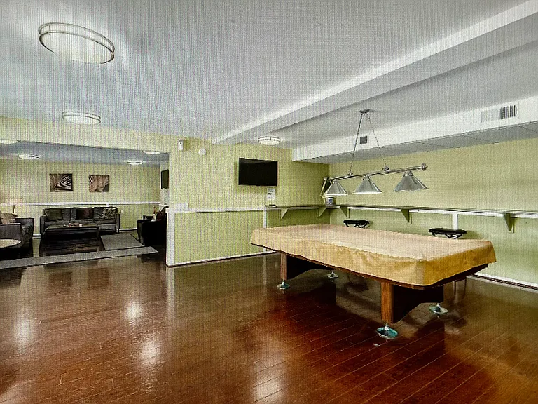 Ridgegate Apartments — Photo 10