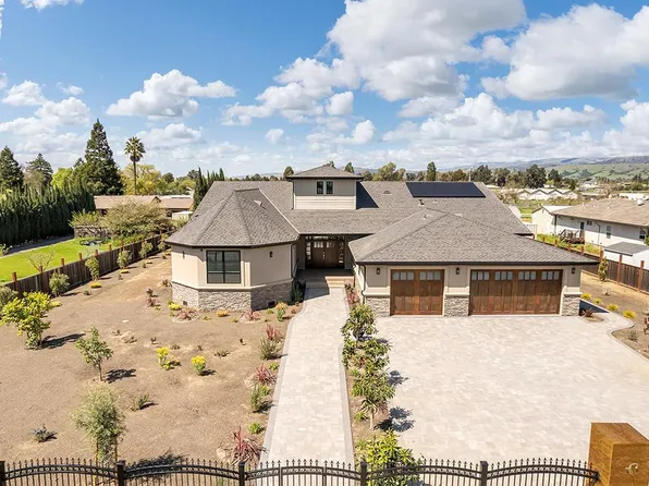 475 E Middle Ave, San Martin, CA 95046