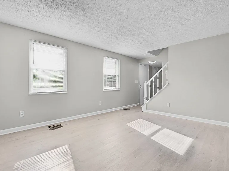 953 S Spring Rd — Photo 4