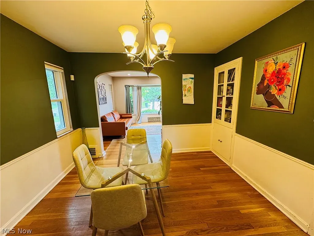 3 bed, 1.5 bath, 1153 sqft, $1,850 — Photo 2
