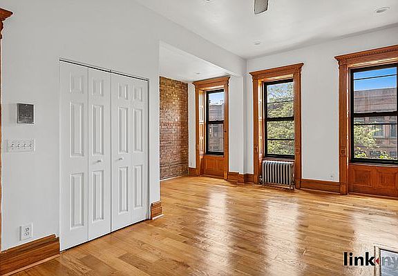 4th image of 13 W 122nd St #1