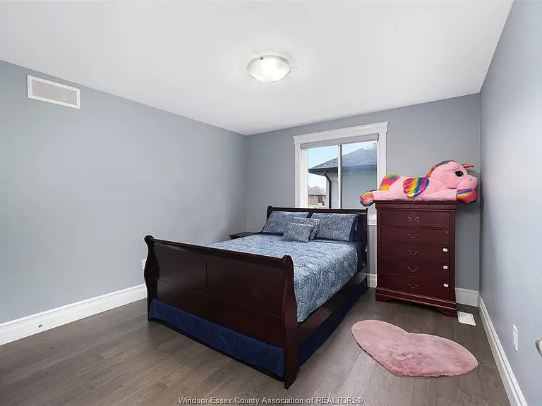 1390 Barkley Ave — Photo 16