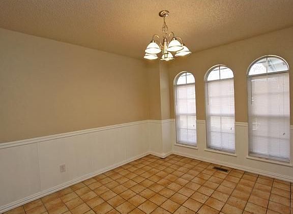 5th image of 112 W Parkland Dr