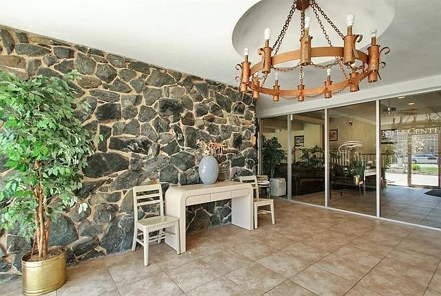 8232 Niles Center Rd #307 — Photo 7